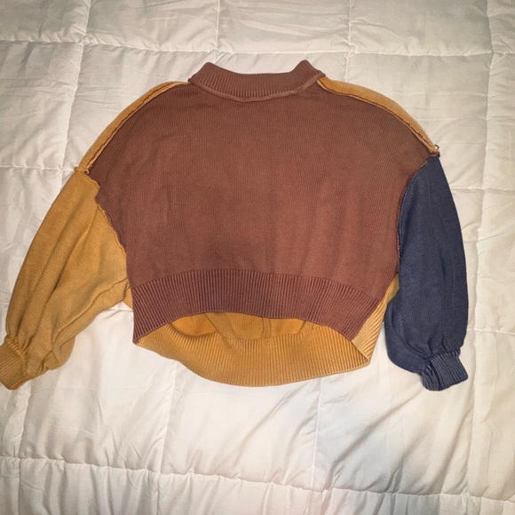 Urban Outfitters Slouchy Cropped Colorblock Knit Sweater Size XS - Picture 1 of 5